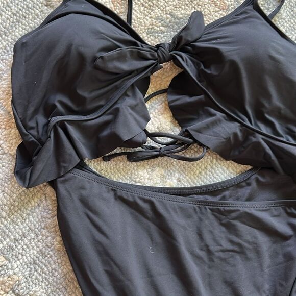 Land's End plus size one piece swim Tie front and back ruffle cut out black L - Picture 2 of 5